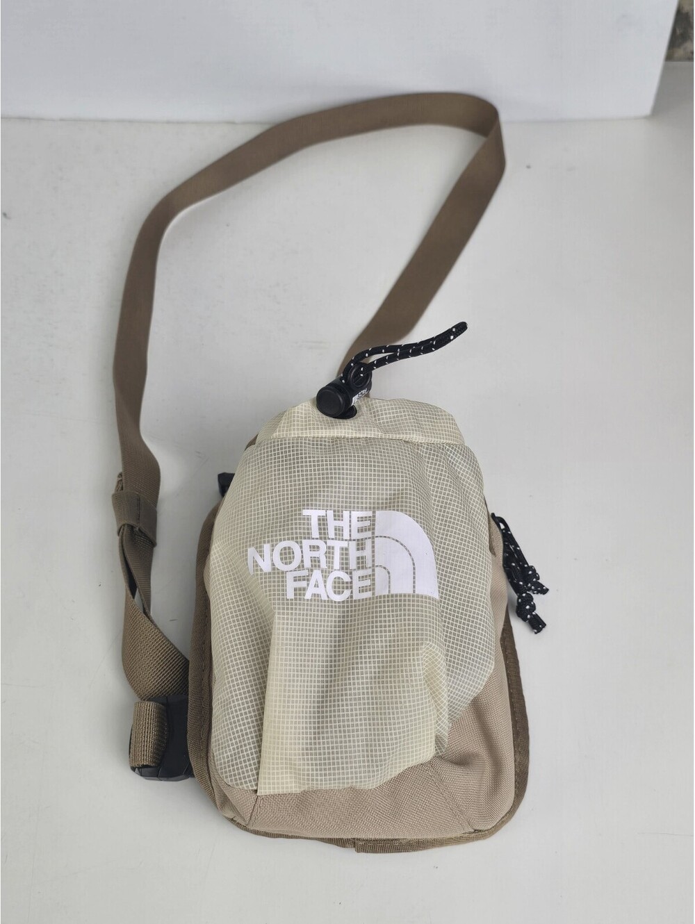 North Face Tan Small Canvas Shoulder Bag Crossbody Zip Closure EUC